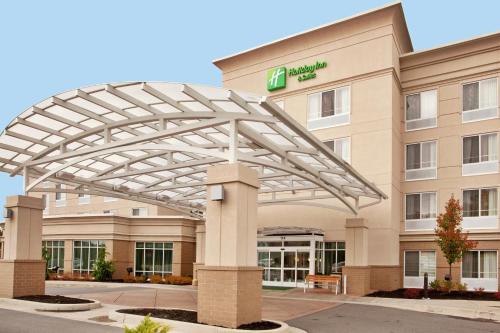 Фотография гостиницы Holiday Inn Hotel & Suites Beckley, an IHG Hotel