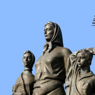 Фотография памятника Памятник Вдове и матери солдата