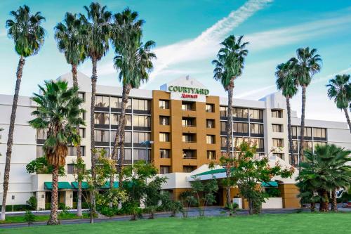 Фотография гостиницы Courtyard by Marriott Riverside UCR/Moreno Valley Area
