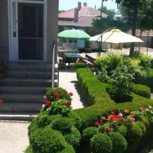 Фотографии гостевого дома
Къща за гости "Черната роза"