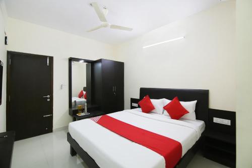 Фотография гостиницы Vaccinated Staff - CAPITAL O 23461 Champion Lotus