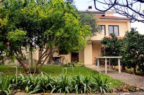 Фотография гостевого дома Apartments with a parking space Kozino, Zadar - 678