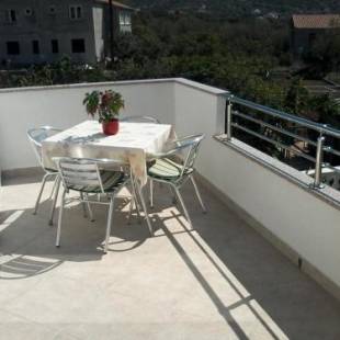 Фотографии гостевого дома 
            Apartments with a parking space Vinisce, Trogir - 12248
