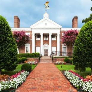 Фотографии гостиницы
Virginia Crossings Hotel, Tapestry Collection by Hilton