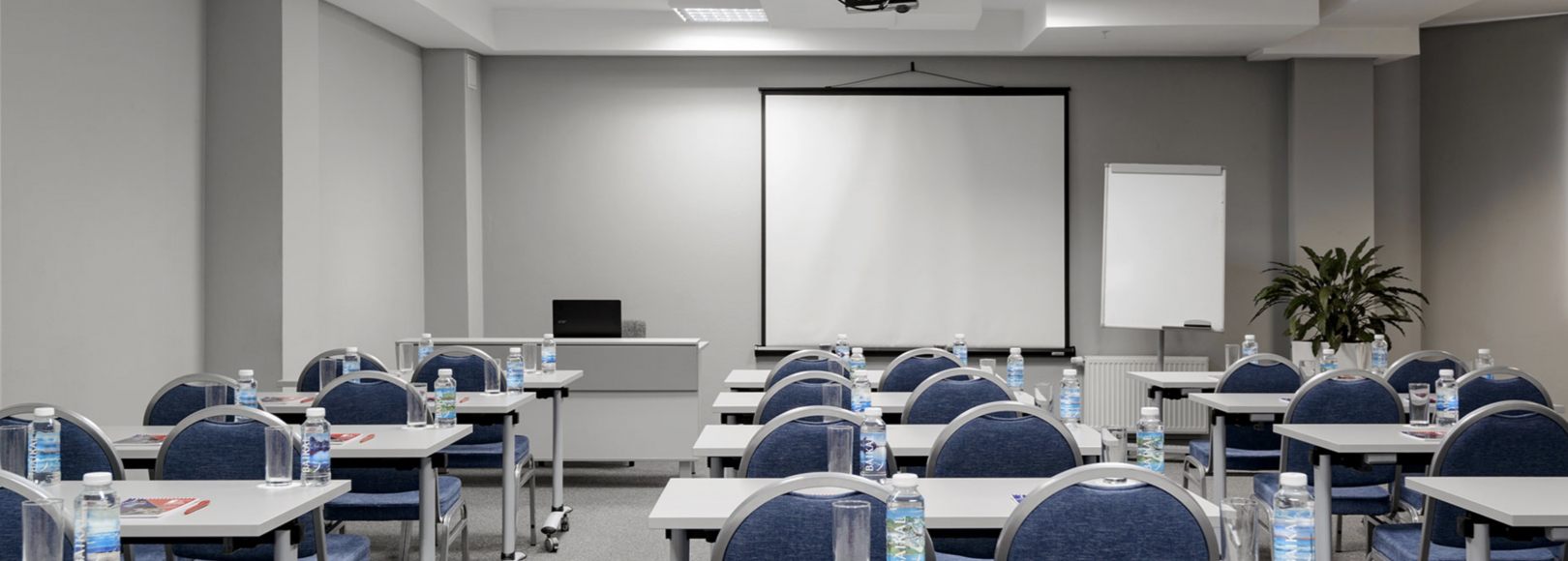 Фотография конференц-зала Июль