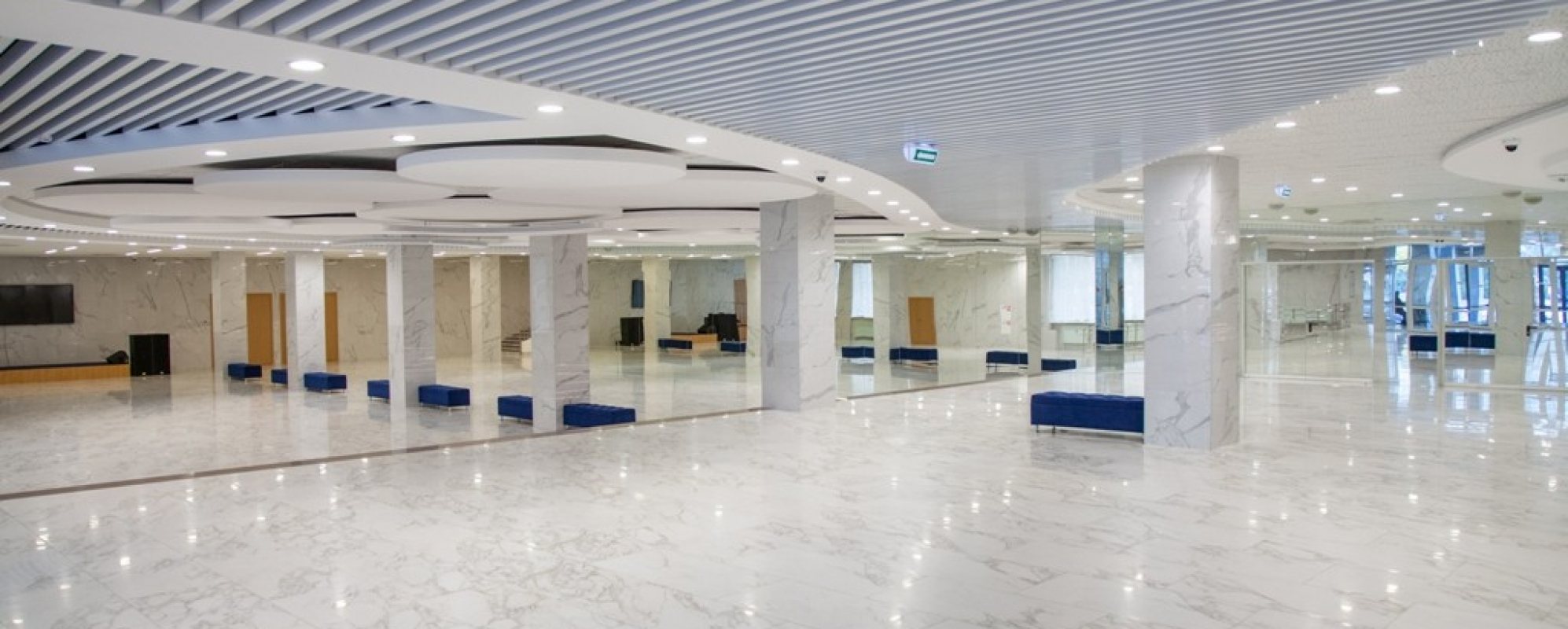 Фотографии фойе Фойе концертного зала Дворца культуры и спорта Газовик