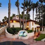 Фотография гостиницы Inn by the Harbor