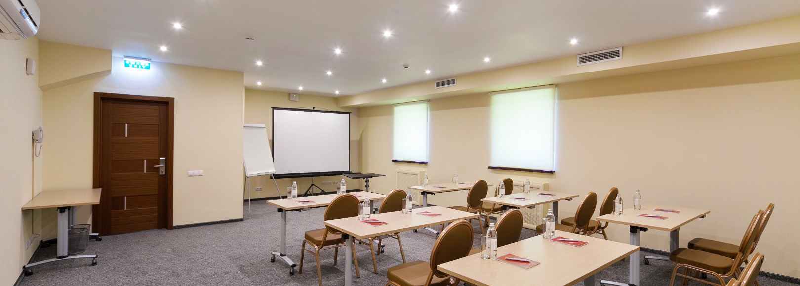 Фотография конференц-зала Зал Собрание