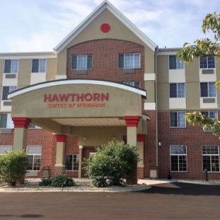 Фотография гостиницы Hawthorn Suites by Wyndham Madison Fitchburg