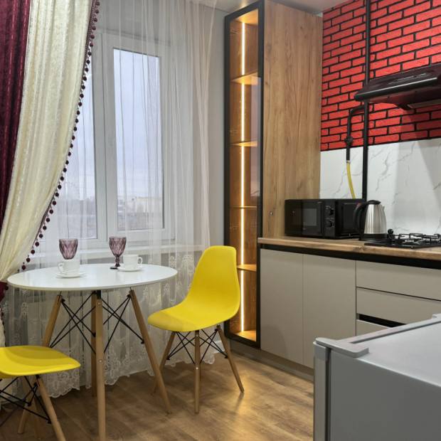 Фотографии квартиры 
            Апартаменты 1-комнатная квартира в 11 микрорайоне