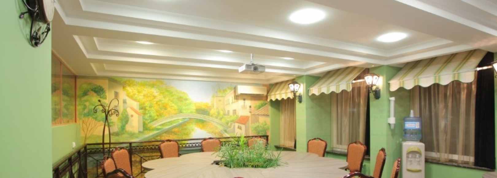 Фотография комнаты для переговоров Дворик