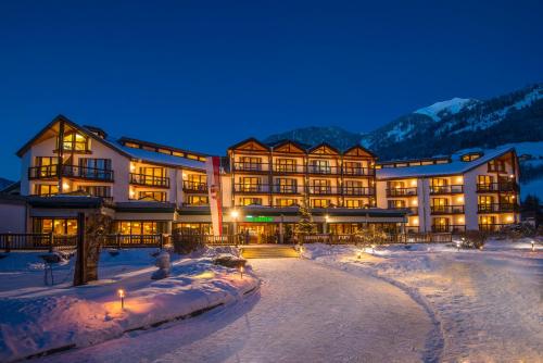 Фотографии гостиницы
Hotel Das Gastein - ganzjährig inklusive Alpentherme - Sommersaison 2022 zusätzlich inklusive Gasteiner Bergbahnen