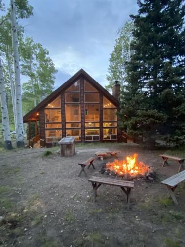 Фотографии гостевого дома 
            The Bison at Panguitch Lake