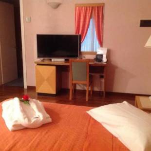 Фотографии гостиницы 
            Hotel Lory & Ristorante Ferraro