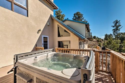 Фотография гостевого дома Ruidoso Home with Hot Tub, Mtn Views and Game Room!
