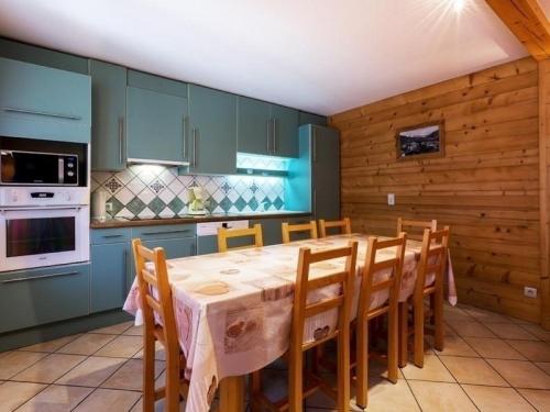 Фотография гостевого дома Appartement La Clusaz, 4 pièces, 8 personnes - FR-1-437-4