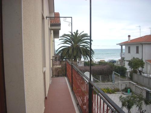 Фотография гостевого дома 2 bedrooms house at Contrada Termini 3 m away from the beach with sea view and balcony