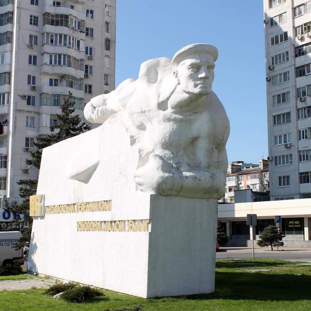 Фотография памятника Матрос с гранатой