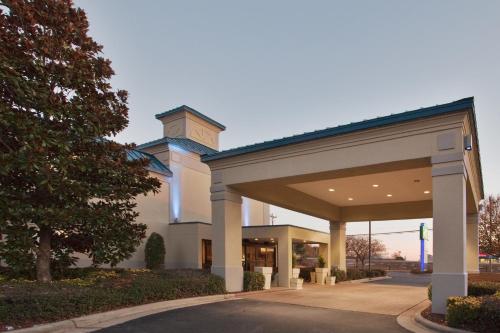 Фотография гостиницы Holiday Inn Express Wilson I-95, an IHG Hotel