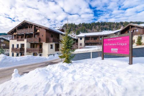 Фотография базы отдыха Lagrange Vacances Les Fermes Emiguy