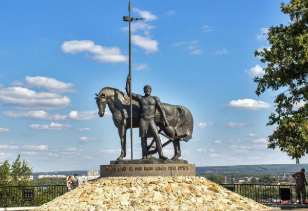 Фотография памятника Памятник Первопоселенец