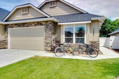 Фотография гостевого дома Sunglow Townhouse