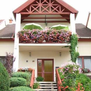 Фотографии гостевого дома 
            Siesta Vendégház