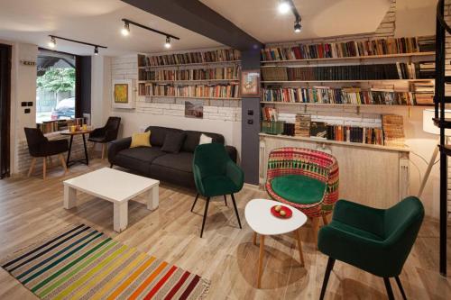 Фотографии хостела 
            BED and BOOK hostel