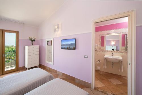 Фотография гостиницы Marin Hotel