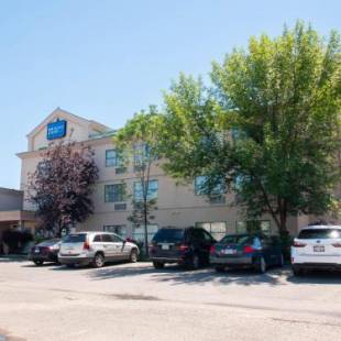 Фотографии гостиницы 
            Pacific Inn & Suites Kamloops