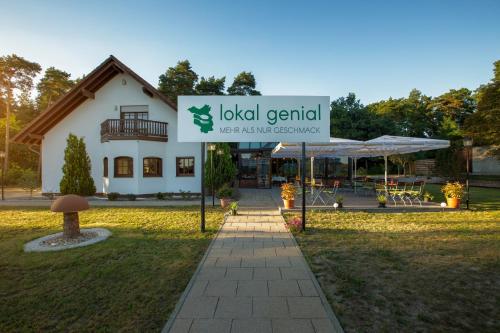 Фотографии гостевого дома 
            Lokal Genial Pension & Restaurant