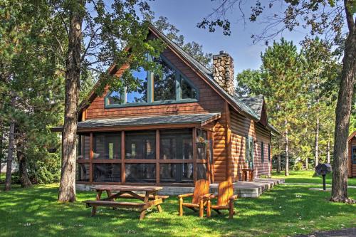 Фотографии гостевого дома
Alluring Nisswa Cabin on Gull Lake with Fireplace!
