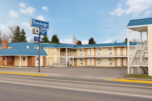 Фотография гостиницы Travelodge by Wyndham Quesnel BC