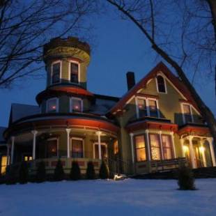 Фотографии мини отеля 
            Maplecroft Bed & Breakfast