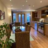 Фотография гостевого дома Notting Hill 3 bedroom townhouse with garden and roof terrace