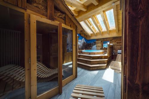 Фотография мини отеля Chalet Matterhorn Francois - Luxury Catered Ski Chalet with private SPA, walking distance center and piste