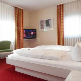 Фотографии гостиницы 
            Hotel - Restaurant Hirsch