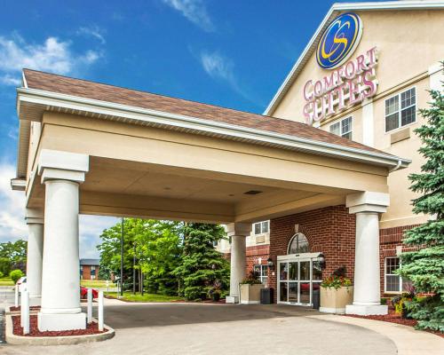 Фотография гостиницы Comfort Suites Milwaukee Airport