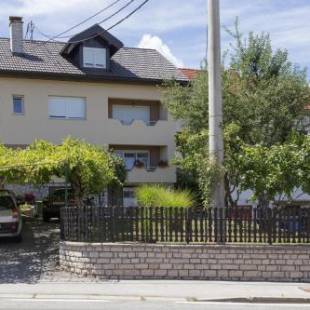 Фотографии гостевого дома
IRIS Room & Apartment