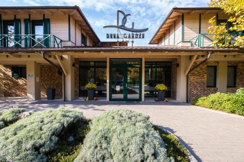 Фотография гостиницы Duna Garden Hotel