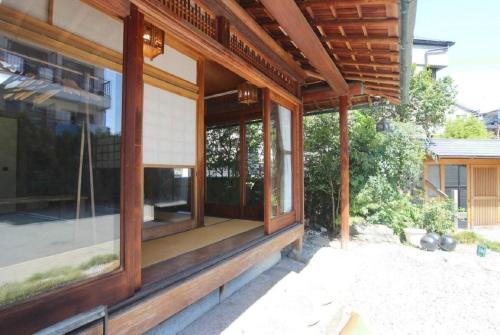 Фотографии гостевого дома 
            Yadokari Osaka