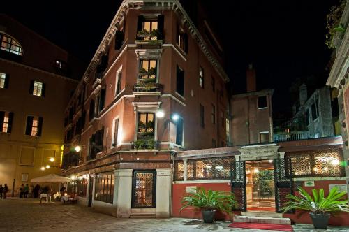 Фотография гостиницы Hotel La Fenice et Des Artistes