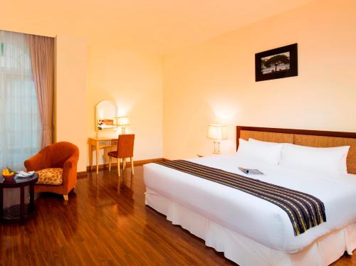 Фотография гостиницы Sunrise Nha Trang Beach Hotel & Spa