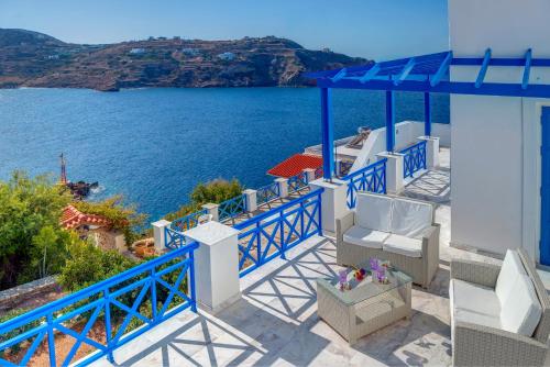 Фотография гостевого дома Syros Private House with superb sea view