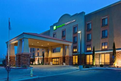 Фотография гостиницы Holiday Inn Express Hotel & Suites Twentynine Palms, an IHG Hotel