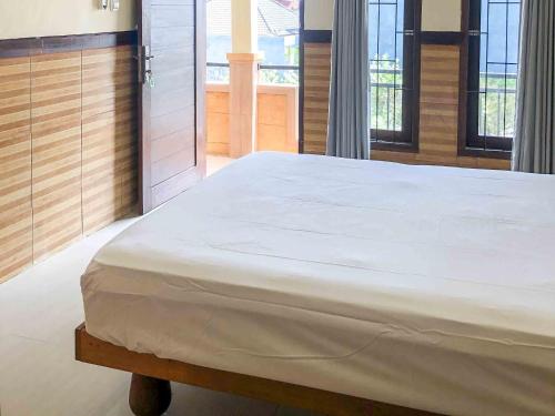 Фотография гостевого дома RedDoorz near Moro Mall Purwokerto 2