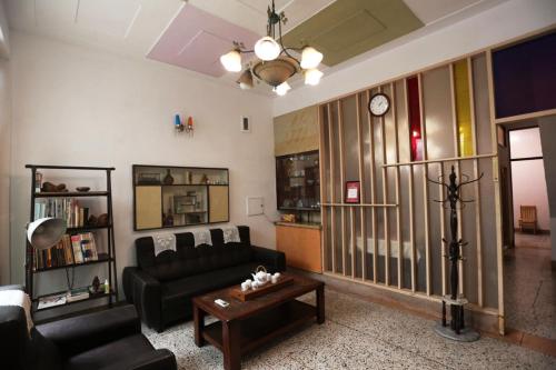 Фотография мини отеля 1969 - Elixir of Love