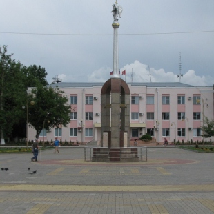 Фотография памятника Памятник первопоселенцам земли Лабинской