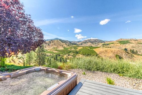 Фотография гостевого дома Whispering Ridge Retreat