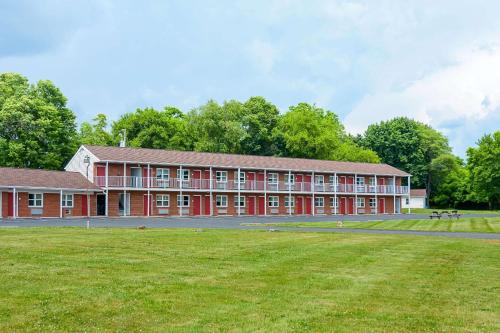 Фотография гостиницы Econo Lodge Woodstock - Shenandoah Valley I-81